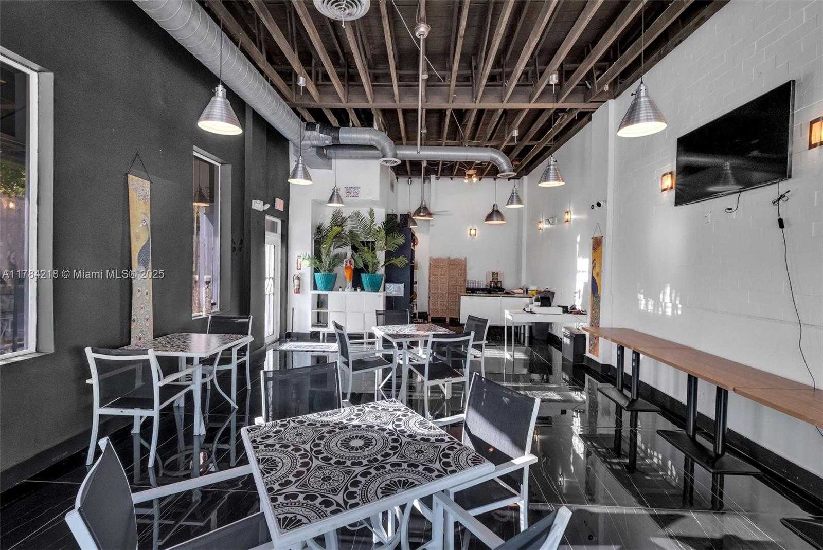 Small Image of 646 NORTH EAST 79TH ST, Miami Number 7