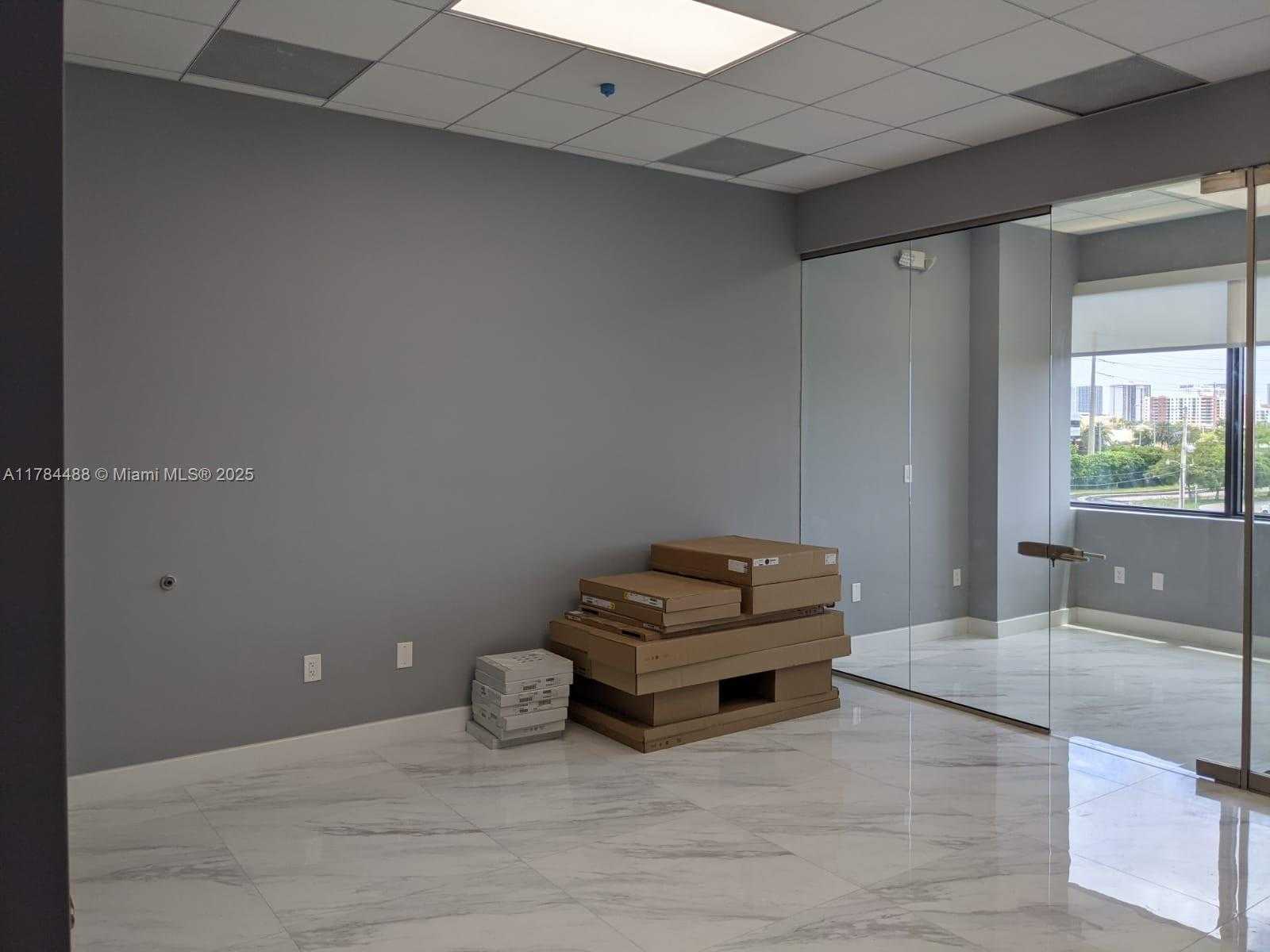 Small Image of 19790 WEST DIXIE HWY #308, Aventura Number 3