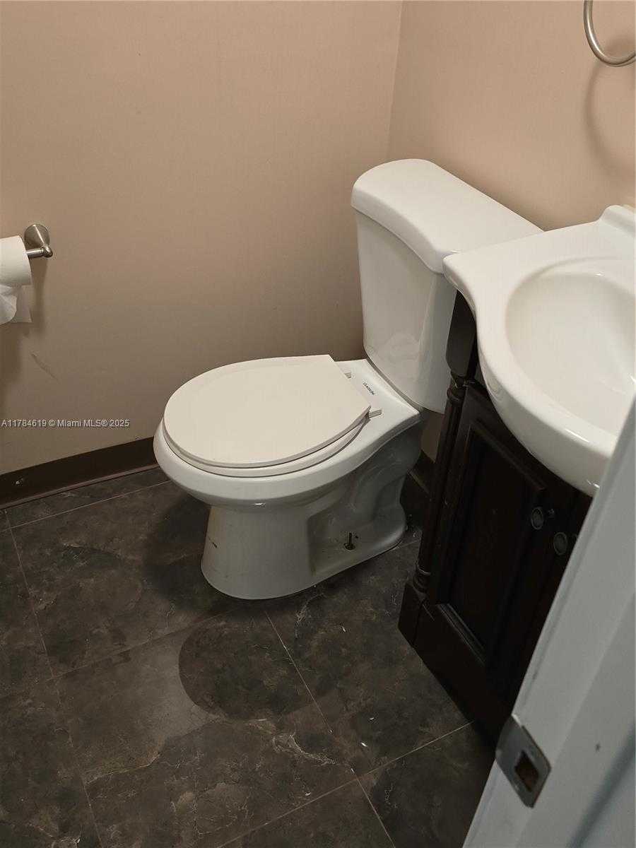 Small Image of 114 SOUTH WEST 2ND AVE, Dania Beach Number 12