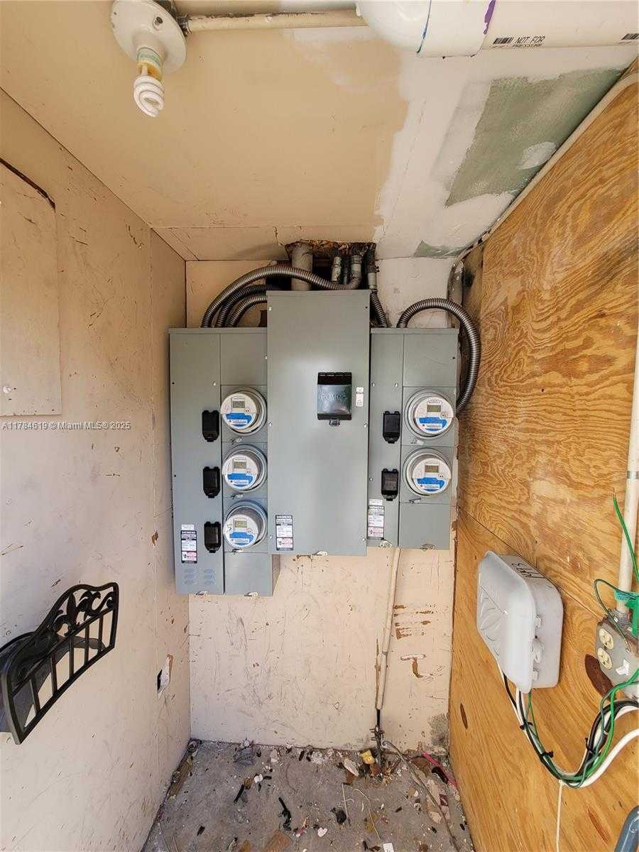 Small Image of 114 SOUTH WEST 2ND AVE, Dania Beach Number 13