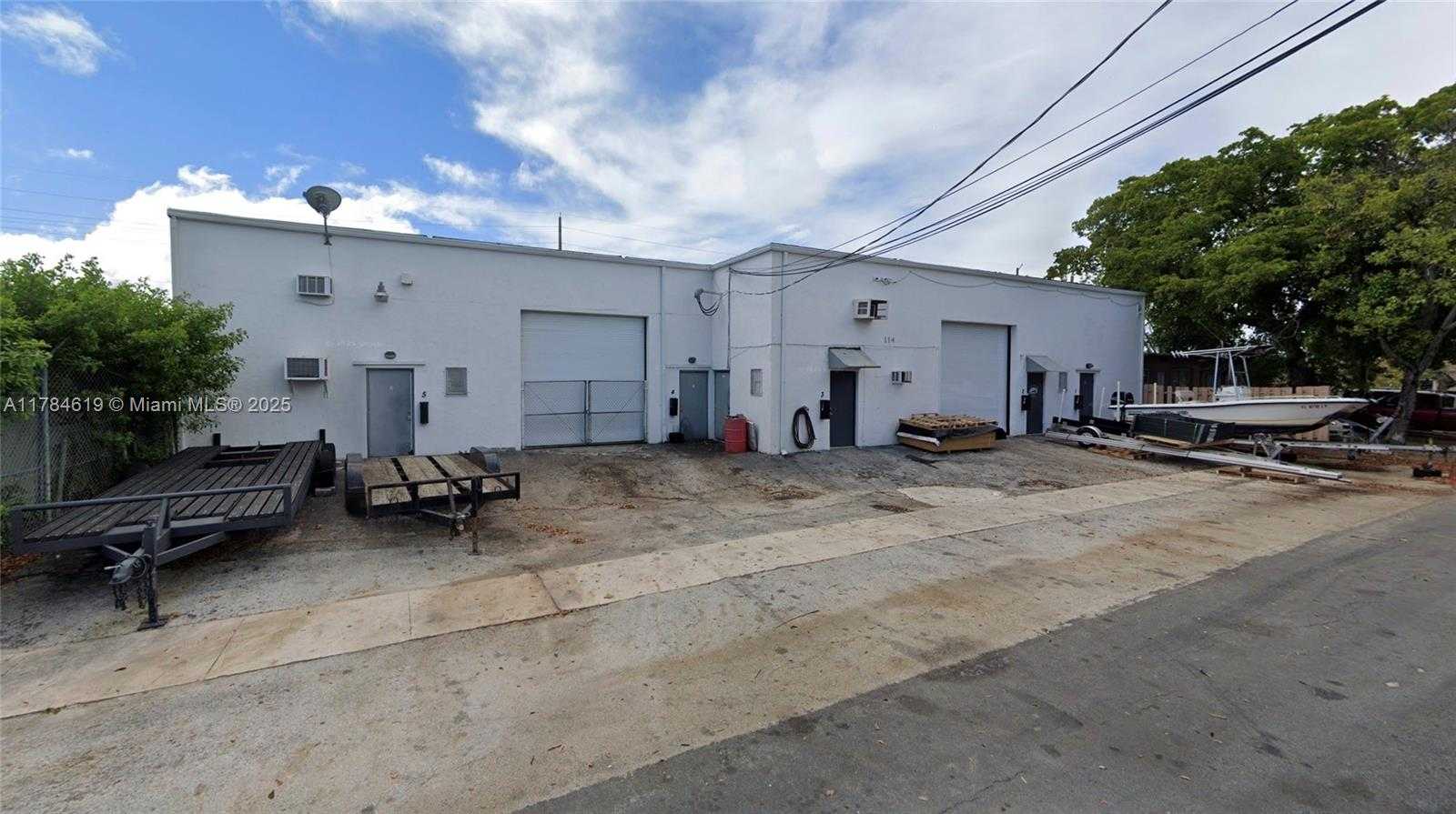 Small Image of 114 SOUTH WEST 2ND AVE, Dania Beach Number 2