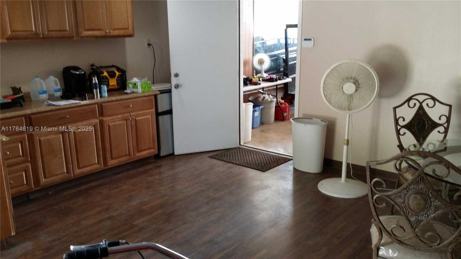Small Image of 114 SOUTH WEST 2ND AVE, Dania Beach Number 4