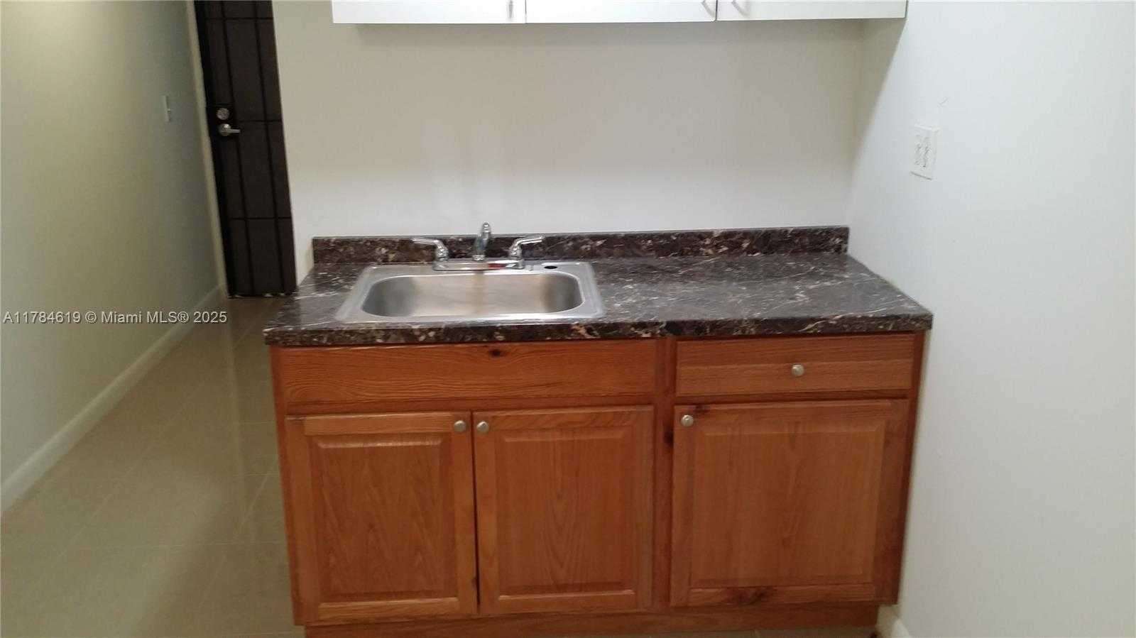Small Image of 114 SOUTH WEST 2ND AVE, Dania Beach Number 5