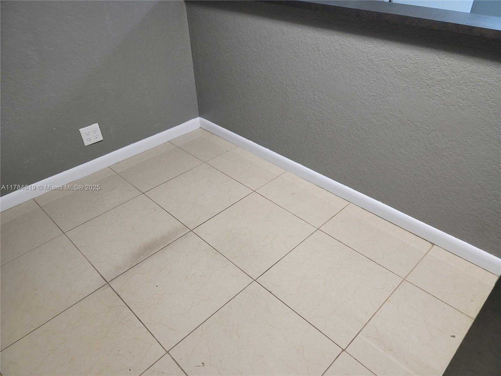 Small Image of 114 SOUTH WEST 2ND AVE, Dania Beach Number 9