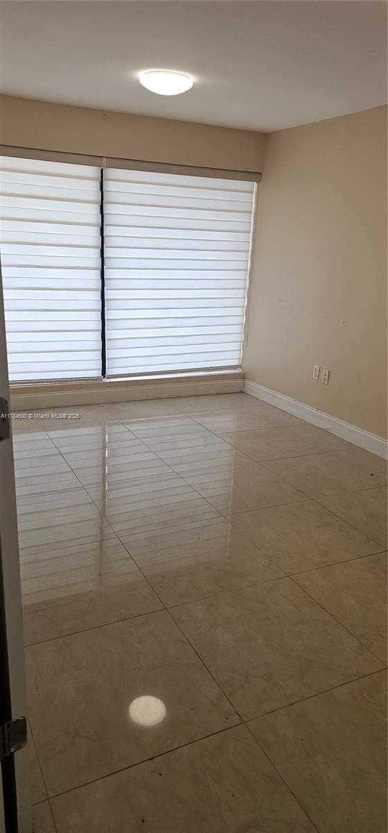 Small Image of 761 EAST OKEECHOBEE RD, Hialeah Number 5