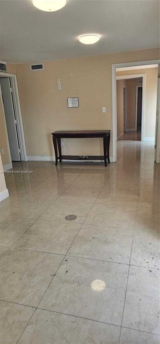 Small Image of 761 EAST OKEECHOBEE RD, Hialeah Number 6