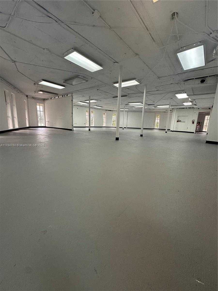Small Image of 18500 NORTH EAST 5TH AVE, Miami Number 6