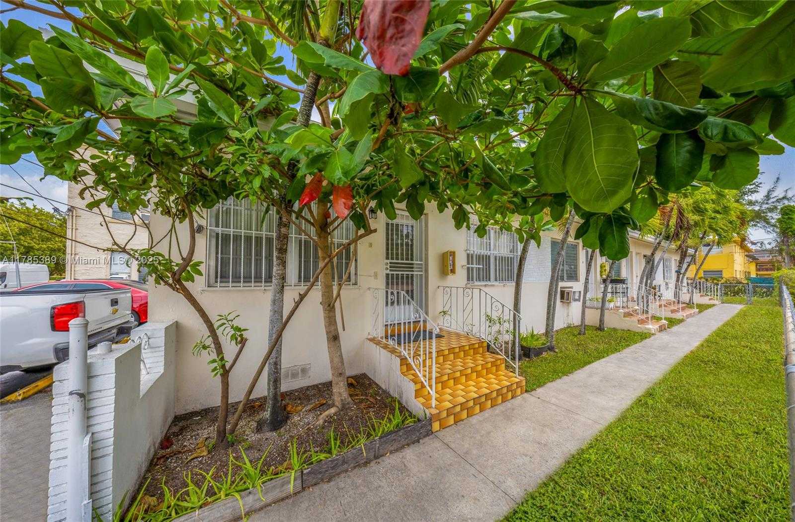 Small Image of 1644 SOUTH WEST 4TH ST, Miami Number 13
