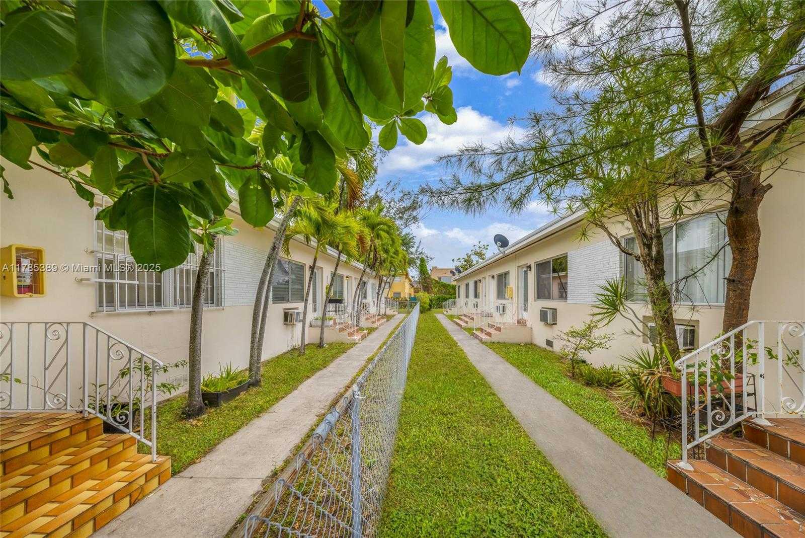 Small Image of 1644 SOUTH WEST 4TH ST, Miami Number 14