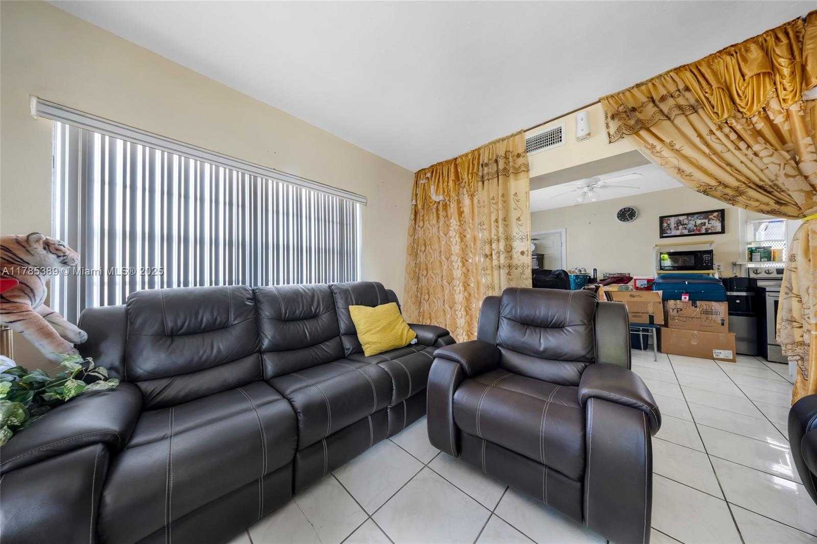 Small Image of 1644 SOUTH WEST 4TH ST, Miami Number 17
