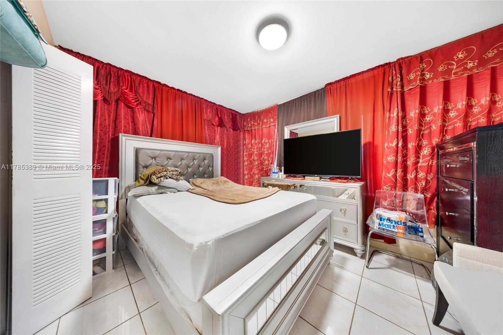 Small Image of 1644 SOUTH WEST 4TH ST, Miami Number 21