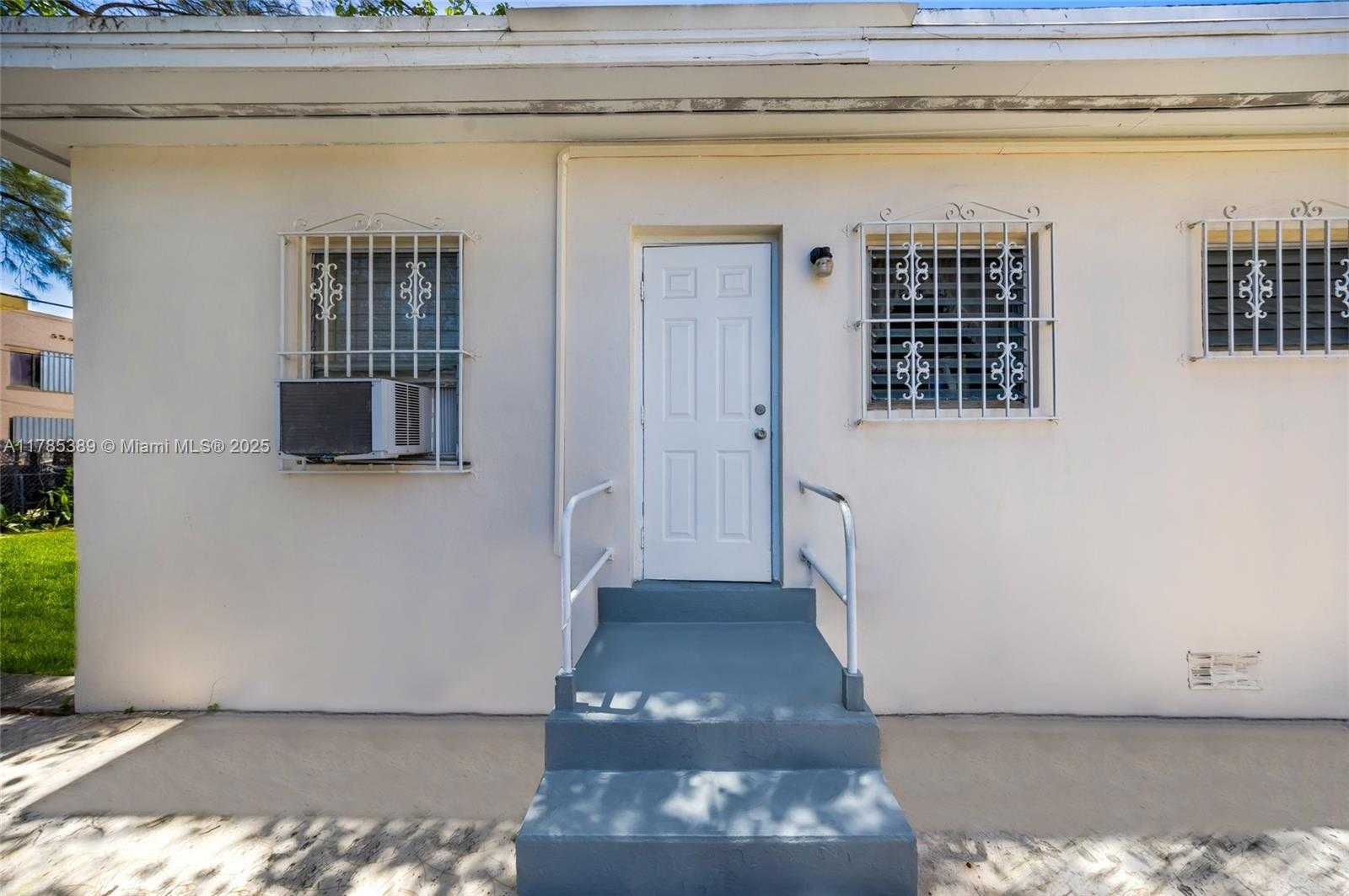 Small Image of 1644 SOUTH WEST 4TH ST, Miami Number 22