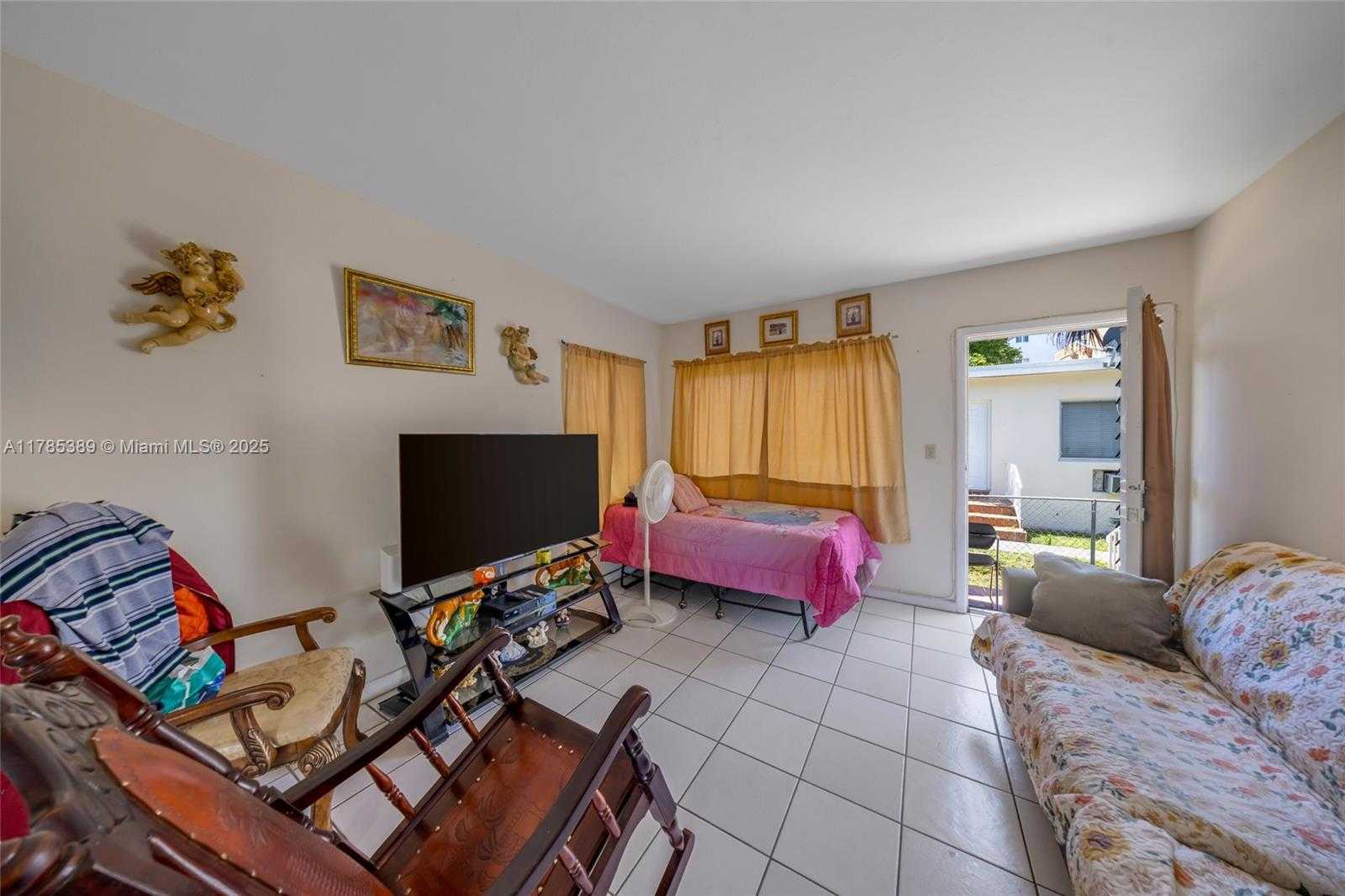 Small Image of 1644 SOUTH WEST 4TH ST, Miami Number 23