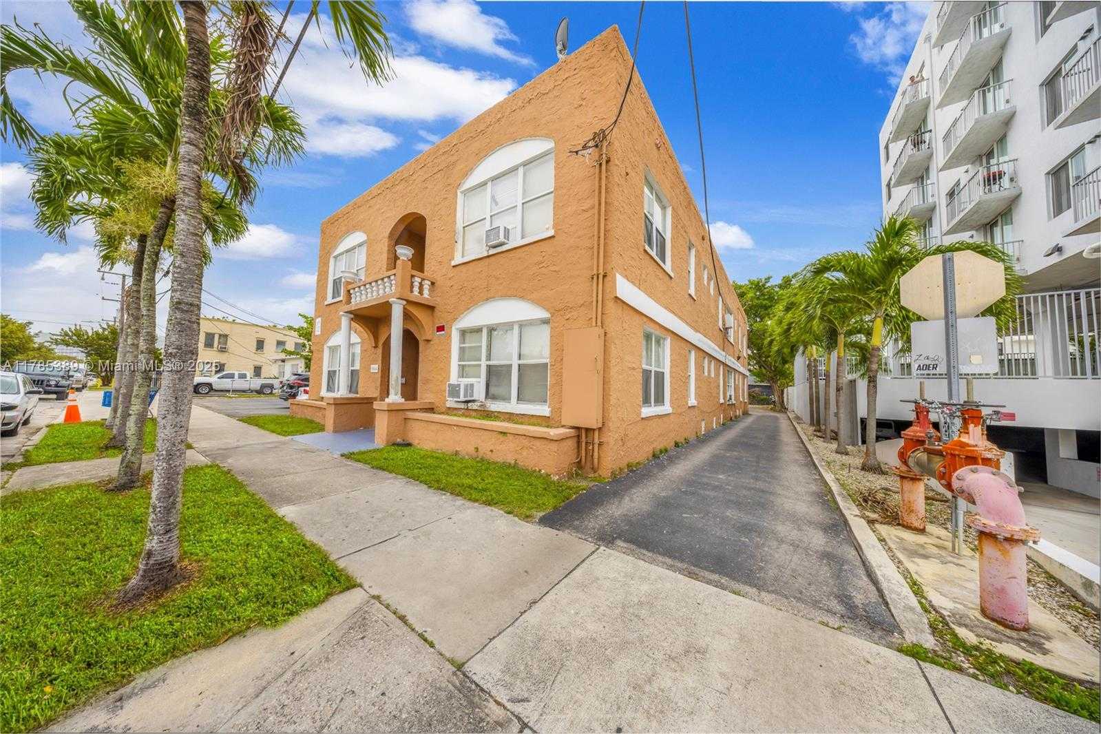 Small Image of 1644 SOUTH WEST 4TH ST, Miami Number 3