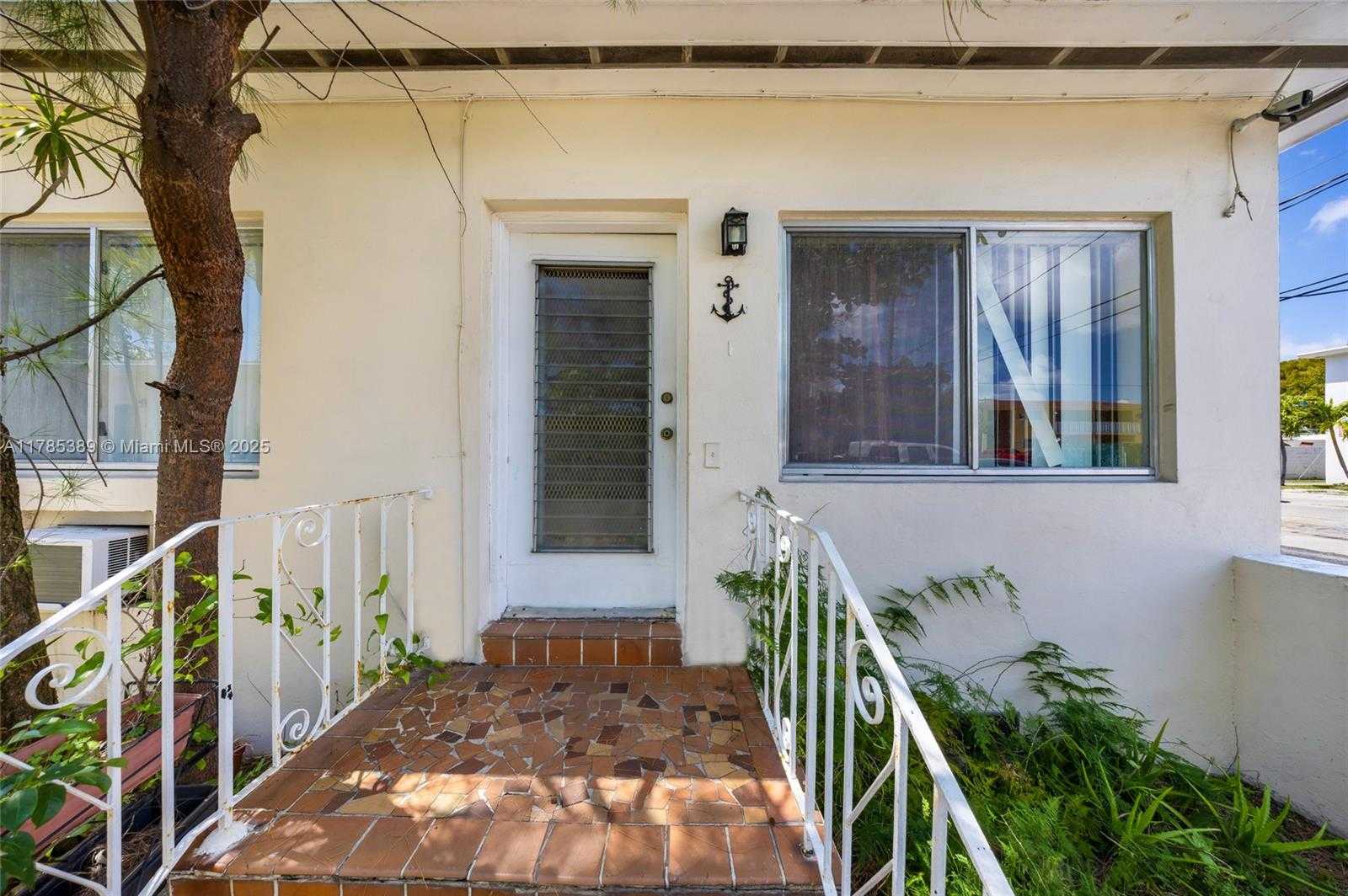 Small Image of 1644 SOUTH WEST 4TH ST, Miami Number 31