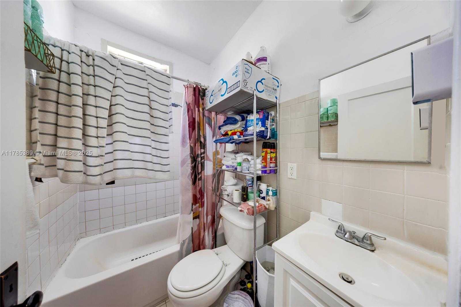 Small Image of 1644 SOUTH WEST 4TH ST, Miami Number 42