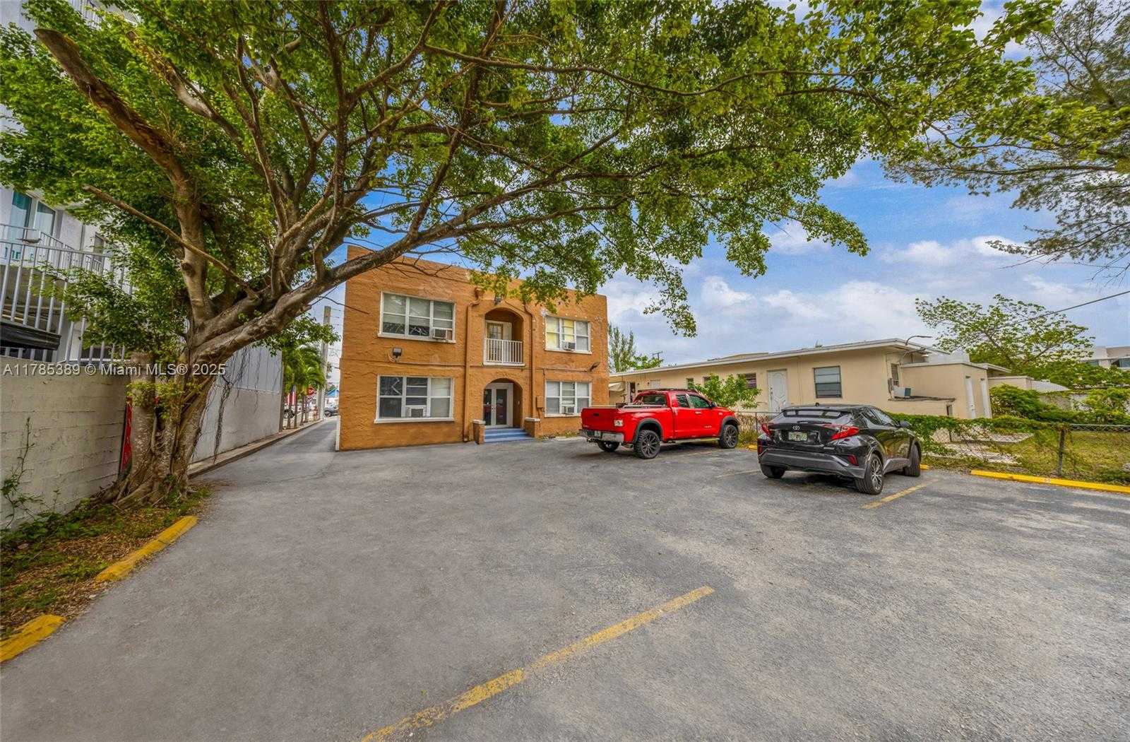 Small Image of 1644 SOUTH WEST 4TH ST, Miami Number 6
