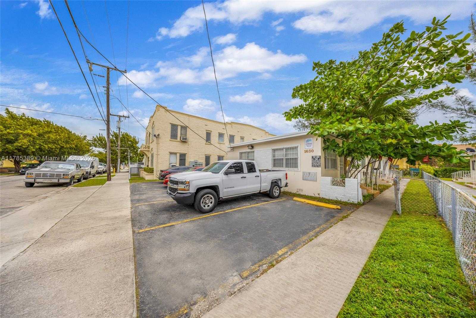 Small Image of 1644 SOUTH WEST 4TH ST, Miami Number 9