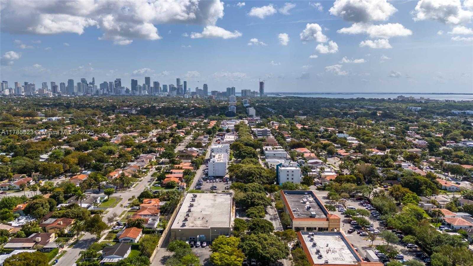 Small Image of 2731 SOUTH WEST 22ND ST, Miami Number 30