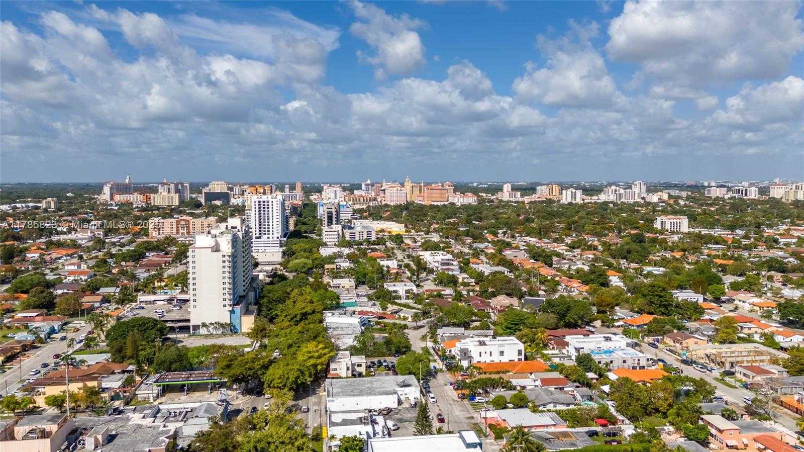 Small Image of 2731 SOUTH WEST 22ND ST, Miami Number 31