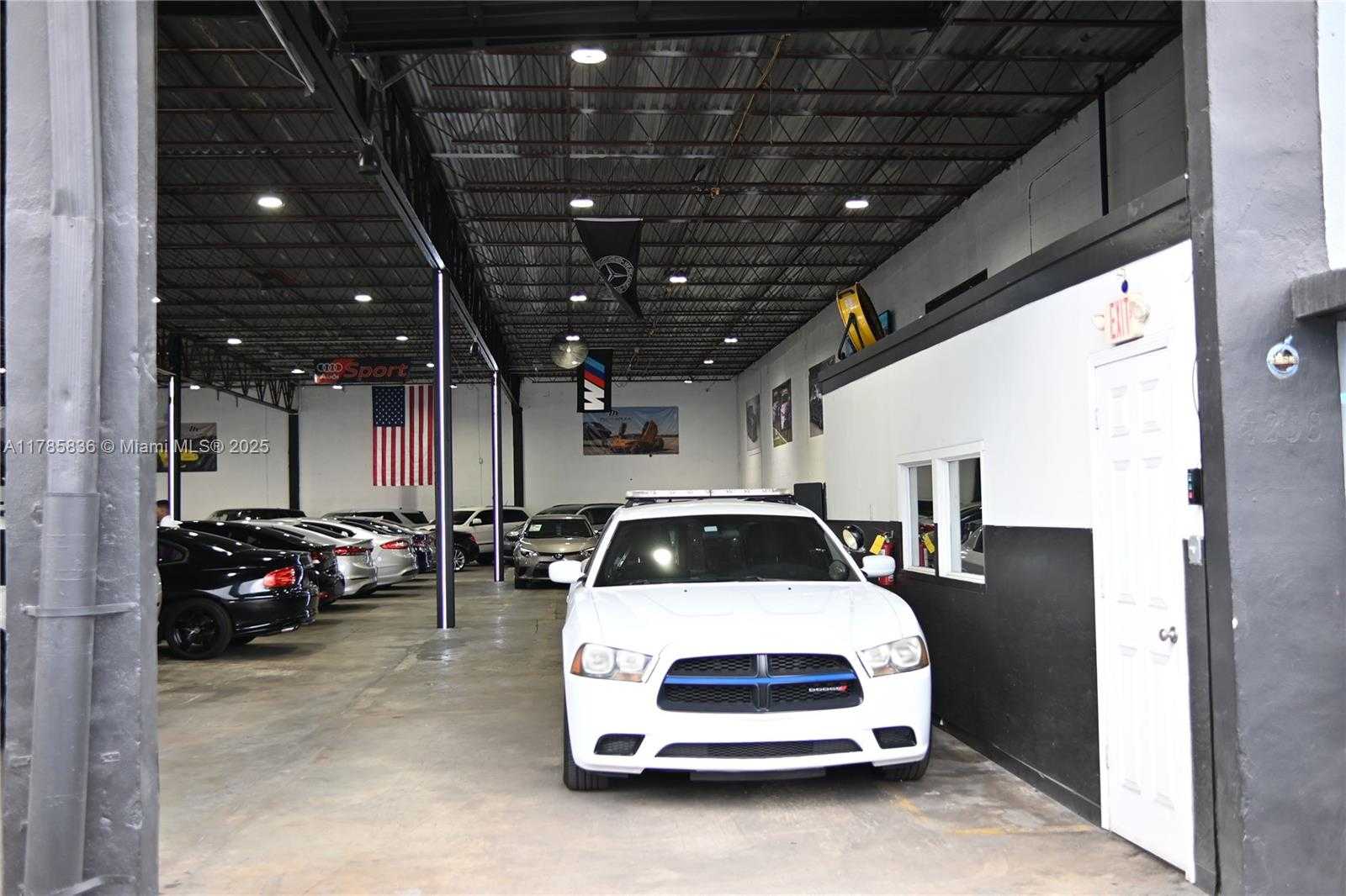 Small Image of 4200 NORTH WEST 72ND AVE, Miami Number 17
