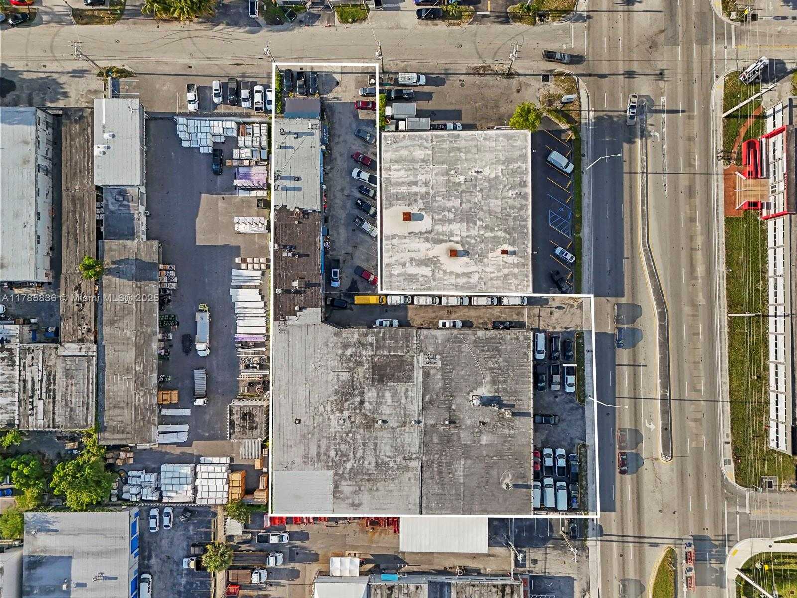 Small Image of 4200 NORTH WEST 72ND AVE, Miami Number 21
