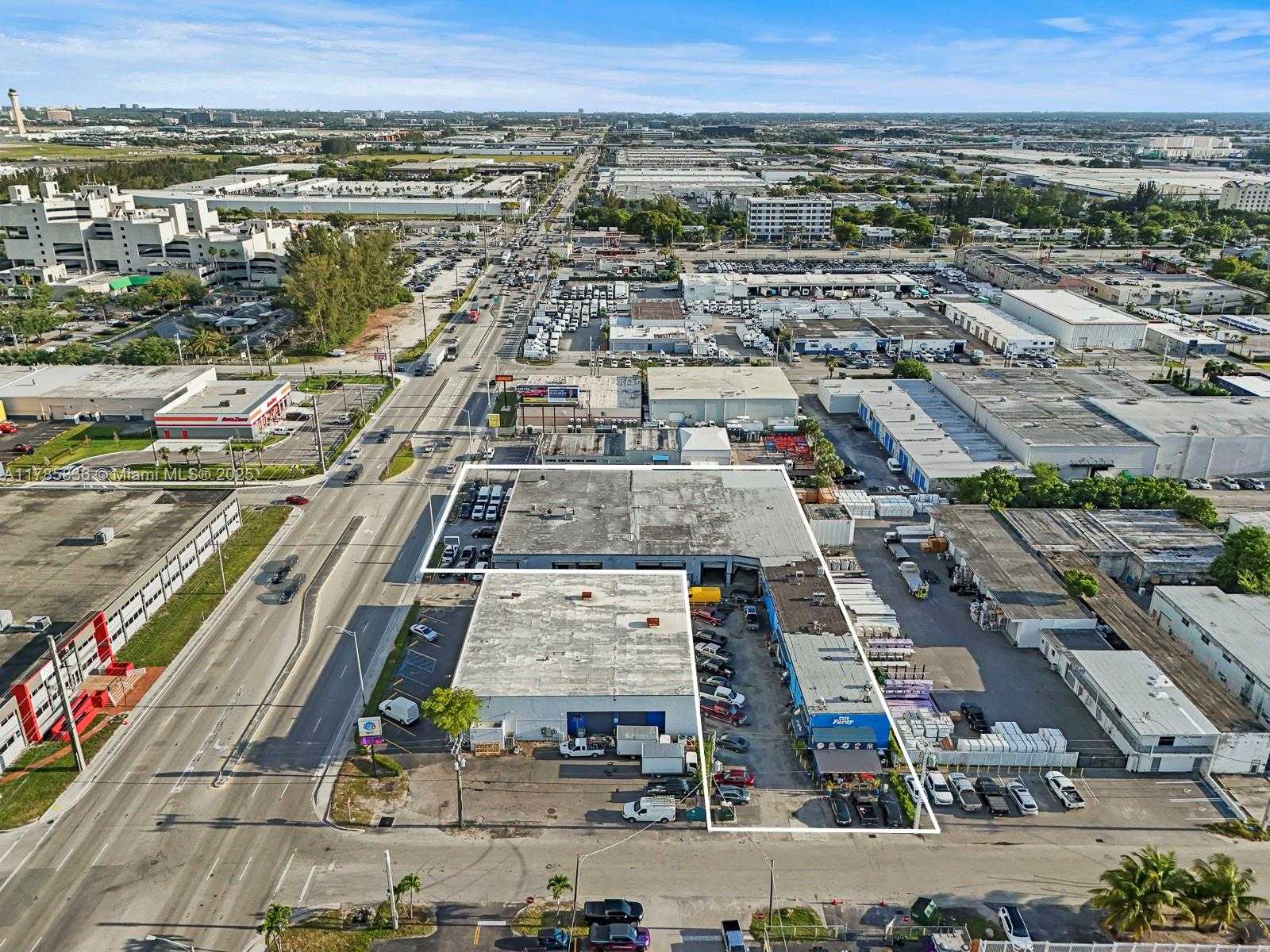 Small Image of 4200 NORTH WEST 72ND AVE, Miami Number 24