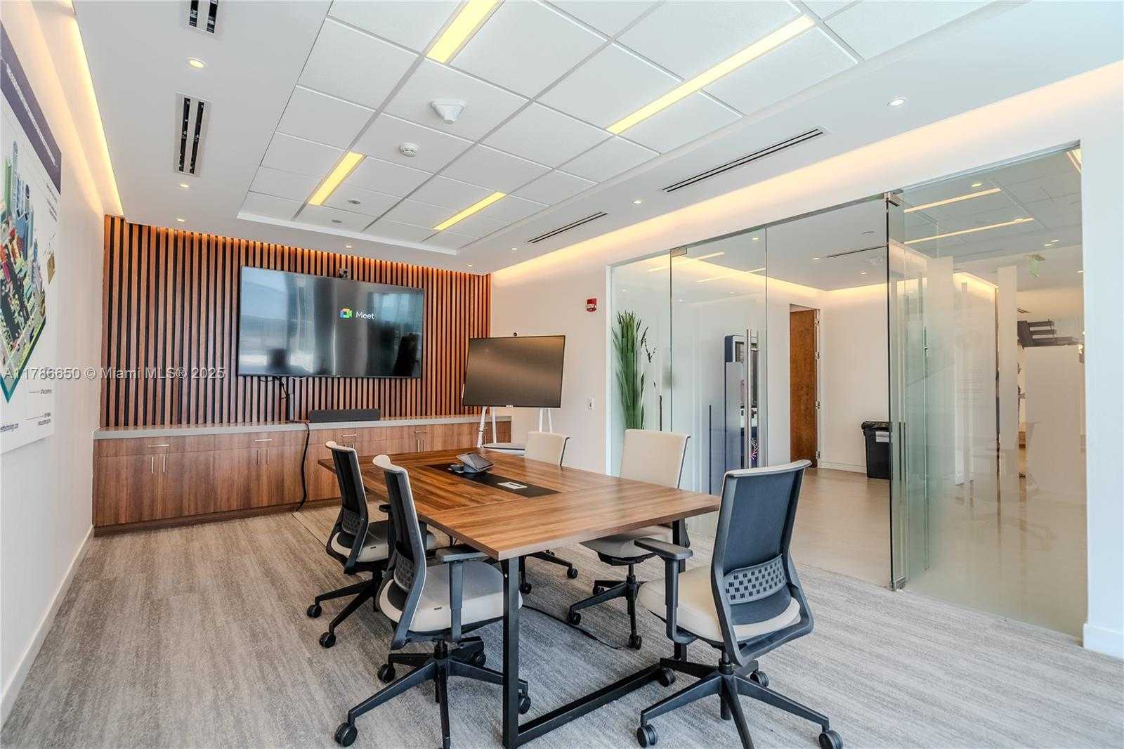 Small Image of 501 BRICKELL KEY DR #600-700, Miami Number 11