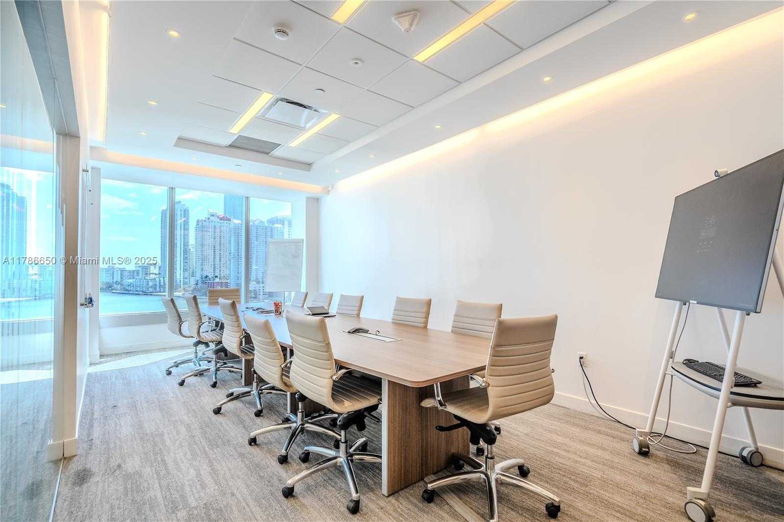 Small Image of 501 BRICKELL KEY DR #600-700, Miami Number 15