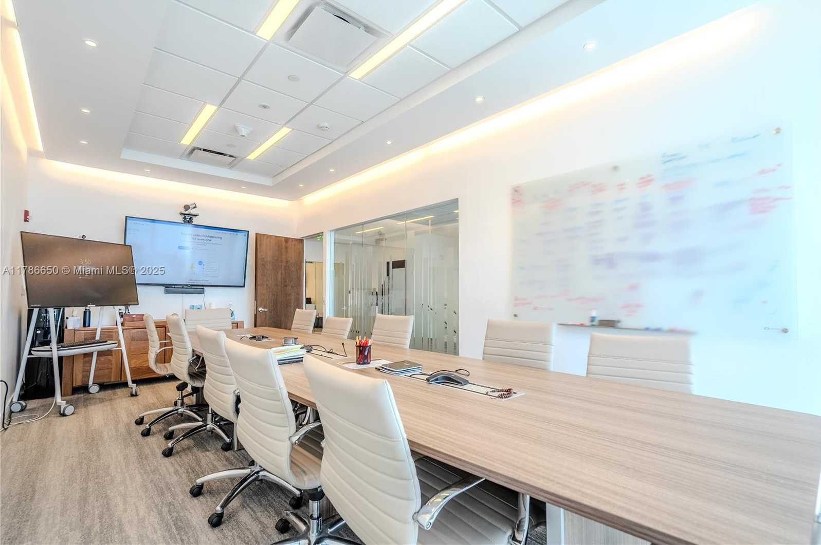 Small Image of 501 BRICKELL KEY DR #600-700, Miami Number 16
