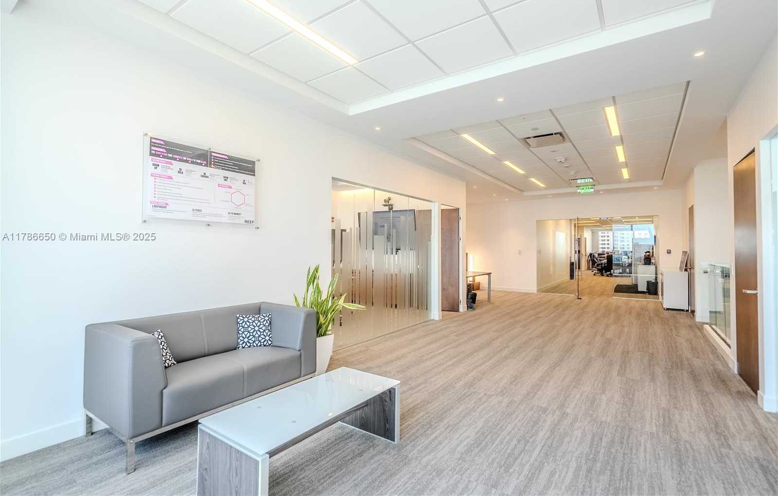 Small Image of 501 BRICKELL KEY DR #600-700, Miami Number 17
