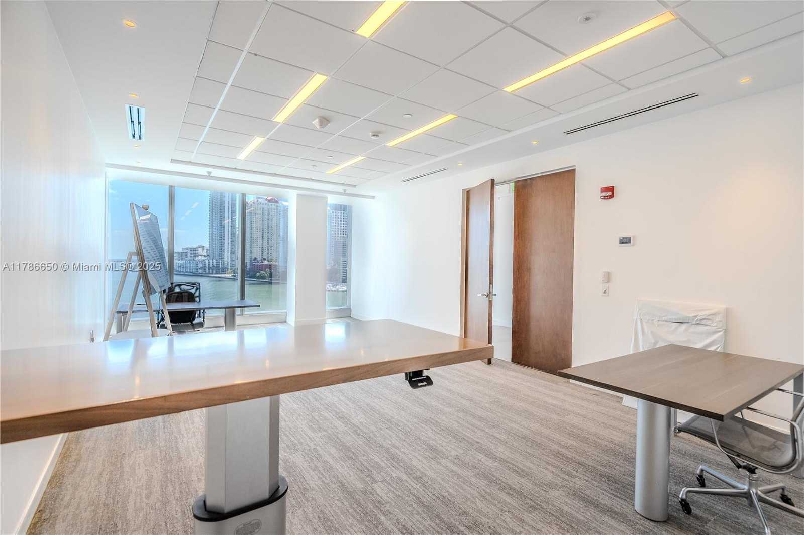 Small Image of 501 BRICKELL KEY DR #600-700, Miami Number 20
