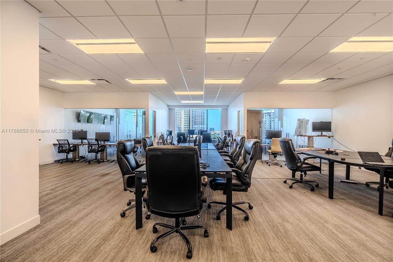 Small Image of 501 BRICKELL KEY DR #600-700, Miami Number 24