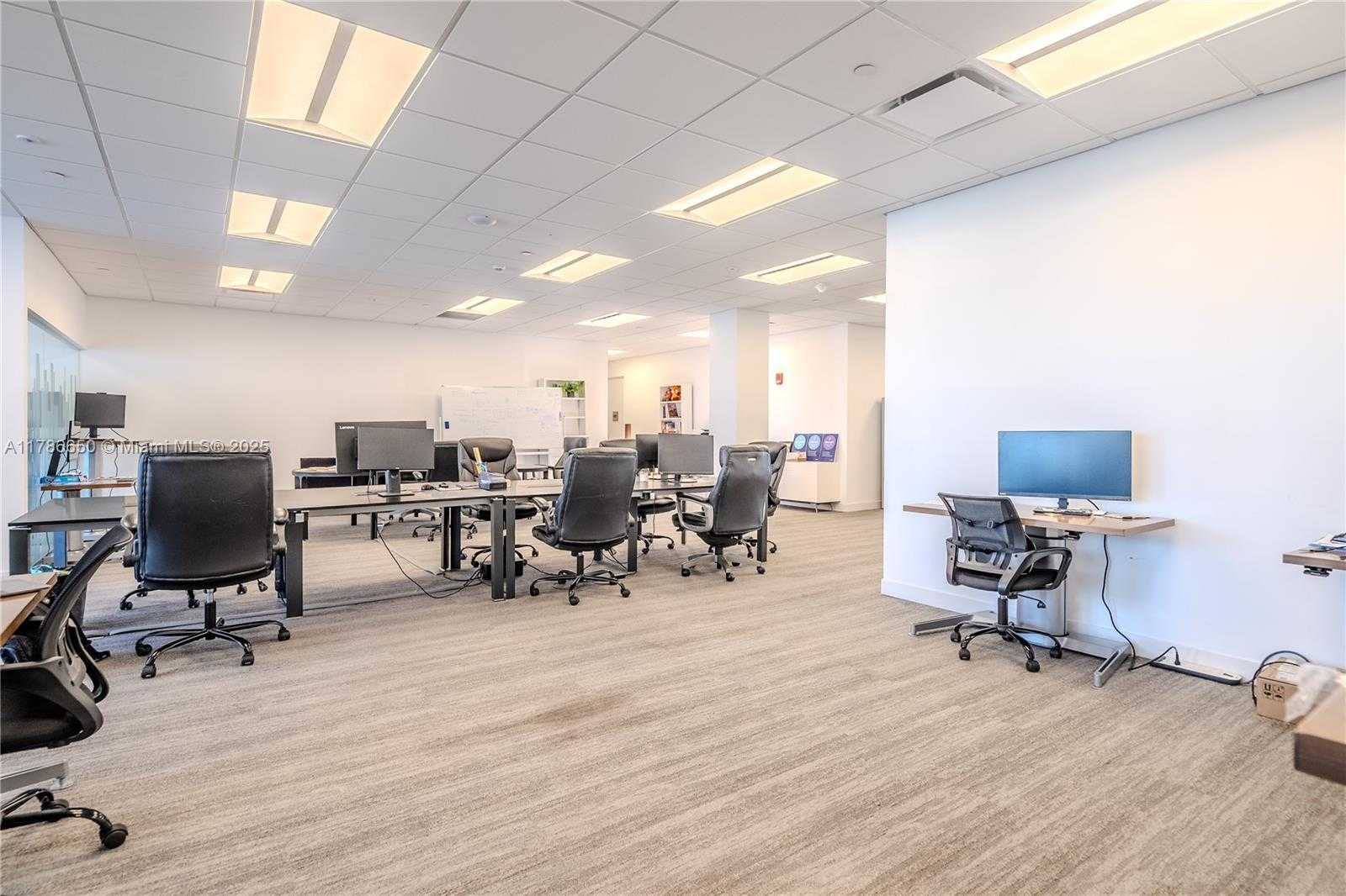 Small Image of 501 BRICKELL KEY DR #600-700, Miami Number 28
