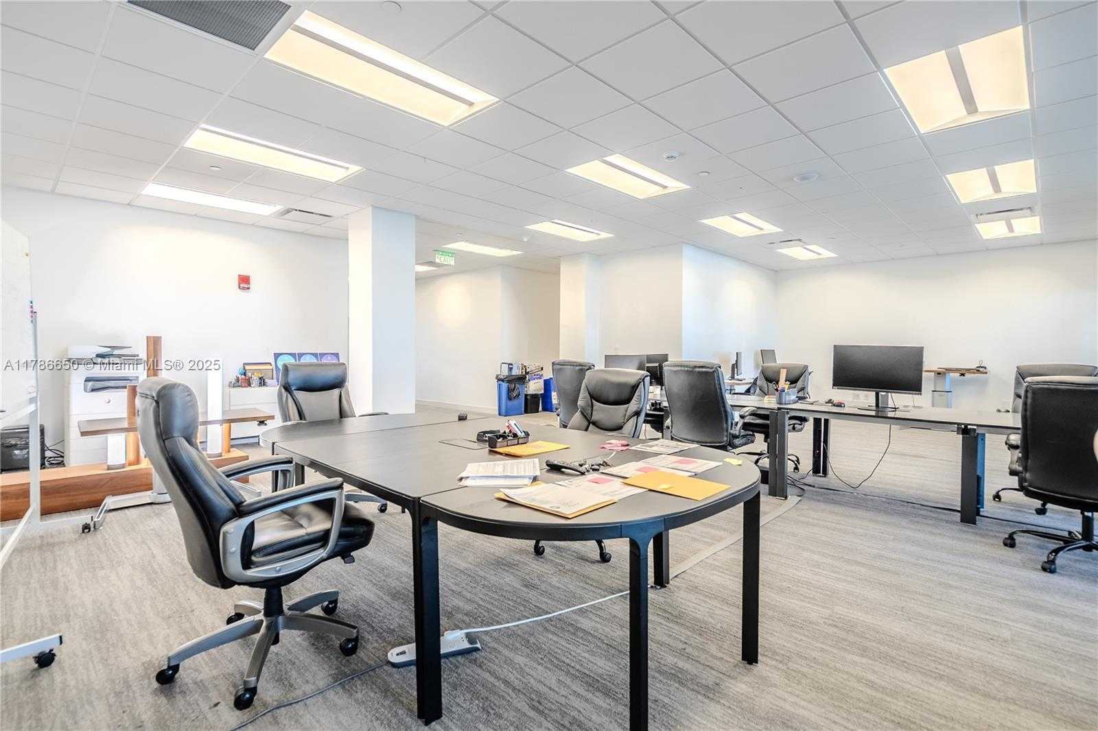 Small Image of 501 BRICKELL KEY DR #600-700, Miami Number 30