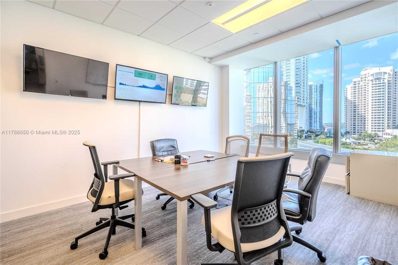 Small Image of 501 BRICKELL KEY DR #600-700, Miami Number 33