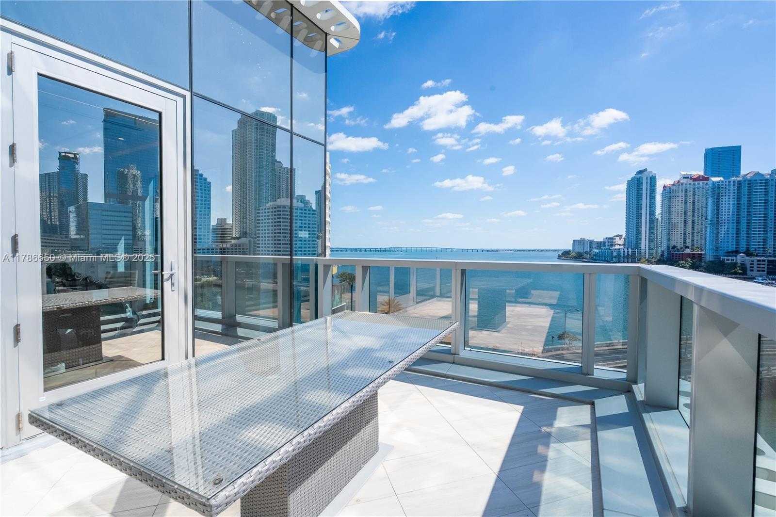 Small Image of 501 BRICKELL KEY DR #600-700, Miami Number 8