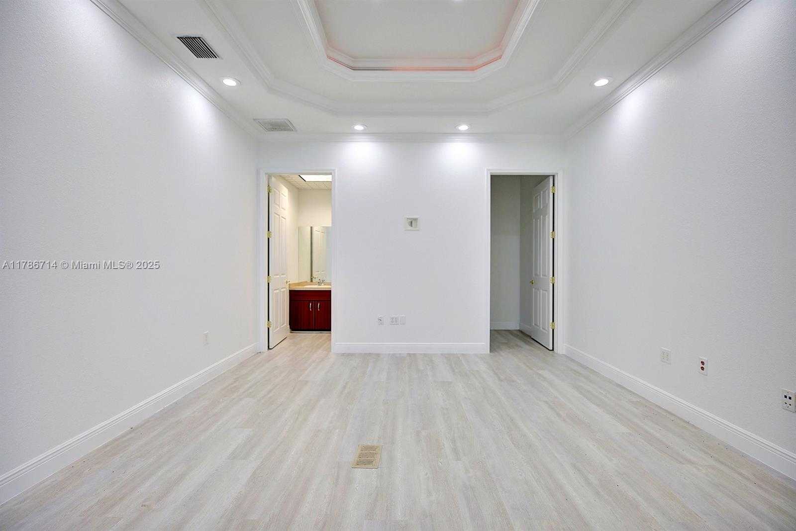 Small Image of 2155 US HIGHWAY S, Sebring Number 14