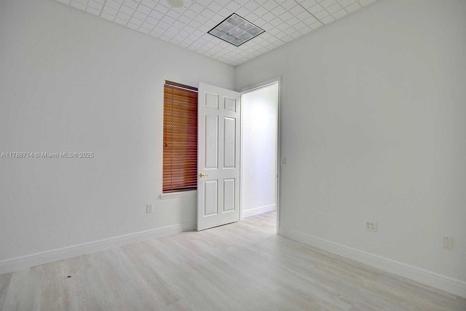 Small Image of 2155 US HIGHWAY S, Sebring Number 18