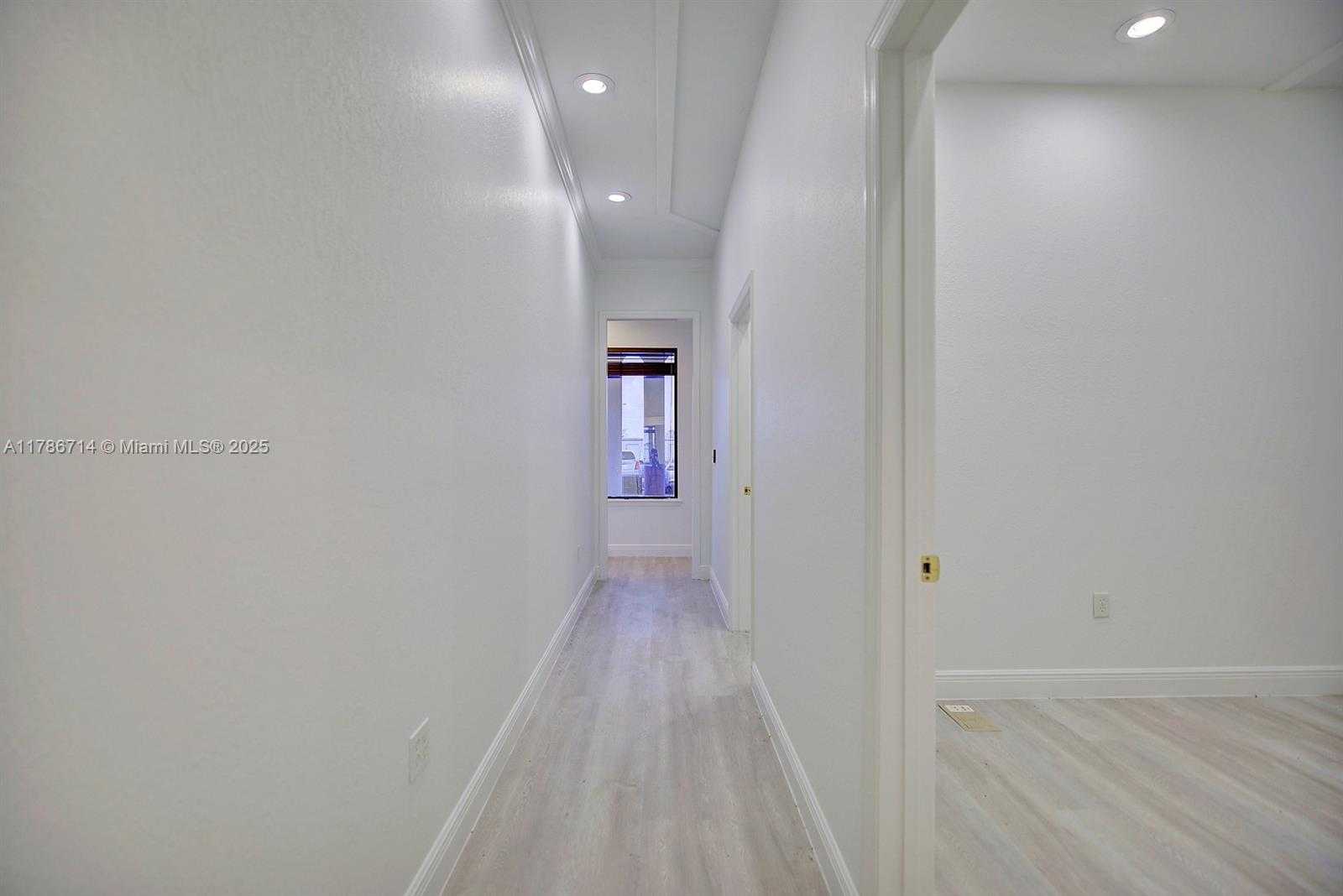 Small Image of 2155 US HIGHWAY S, Sebring Number 9