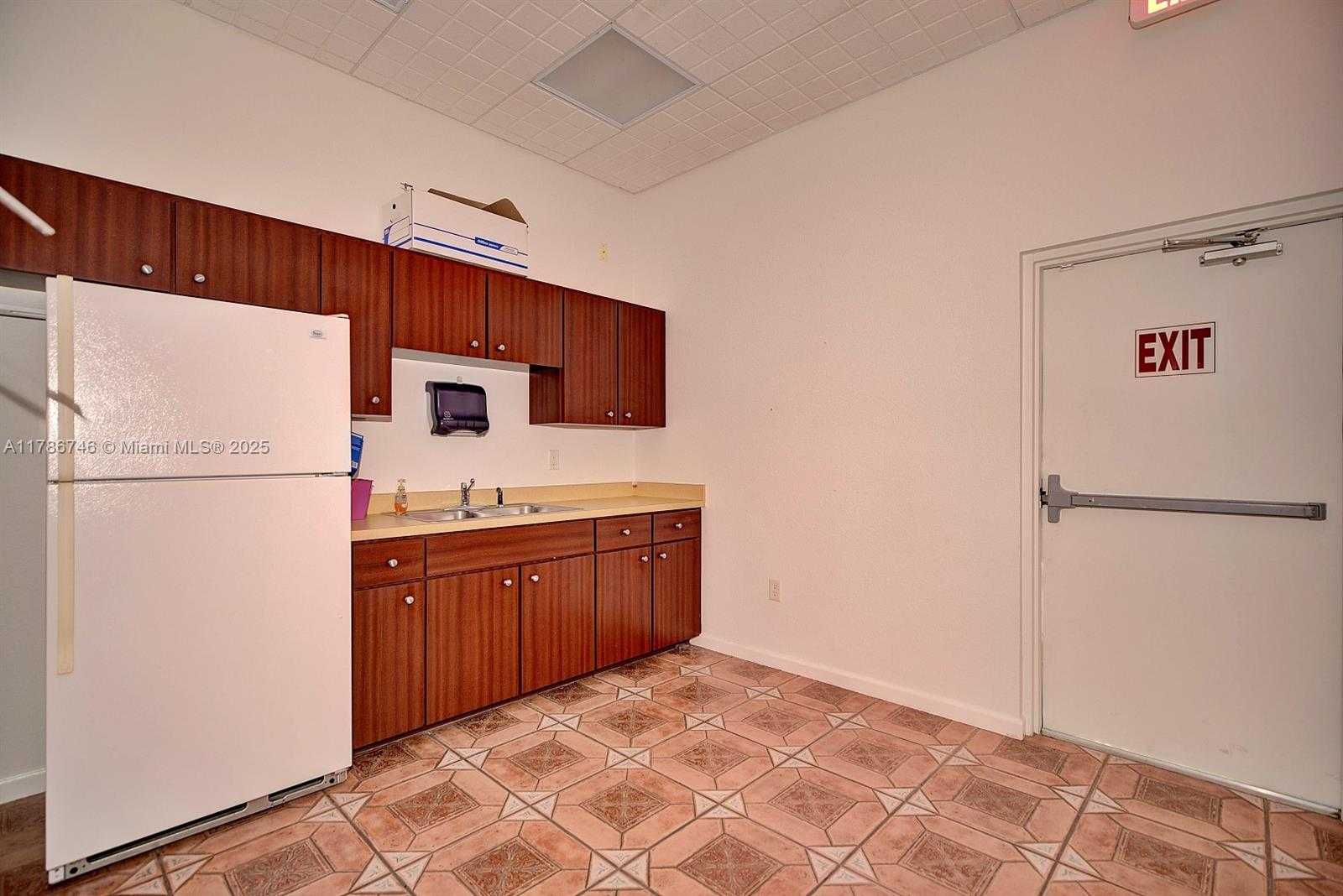 Small Image of 2153 US HIGHWAY S, Sebring Number 17