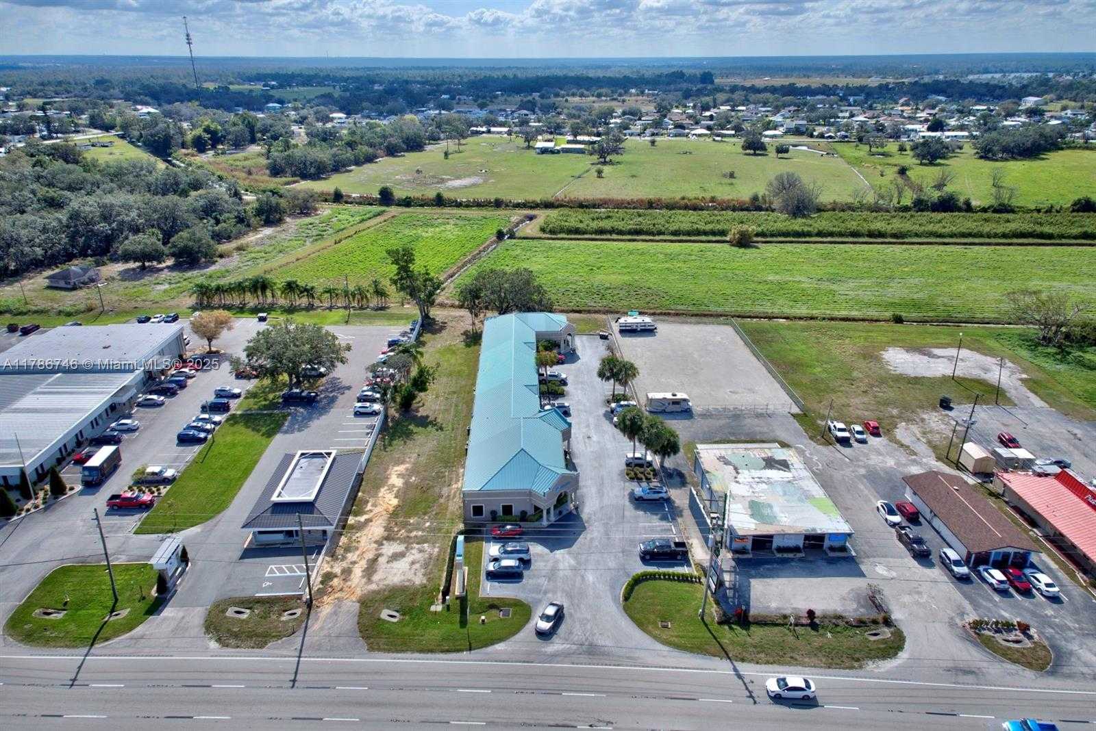 Small Image of 2153 US HIGHWAY S, Sebring Number 23