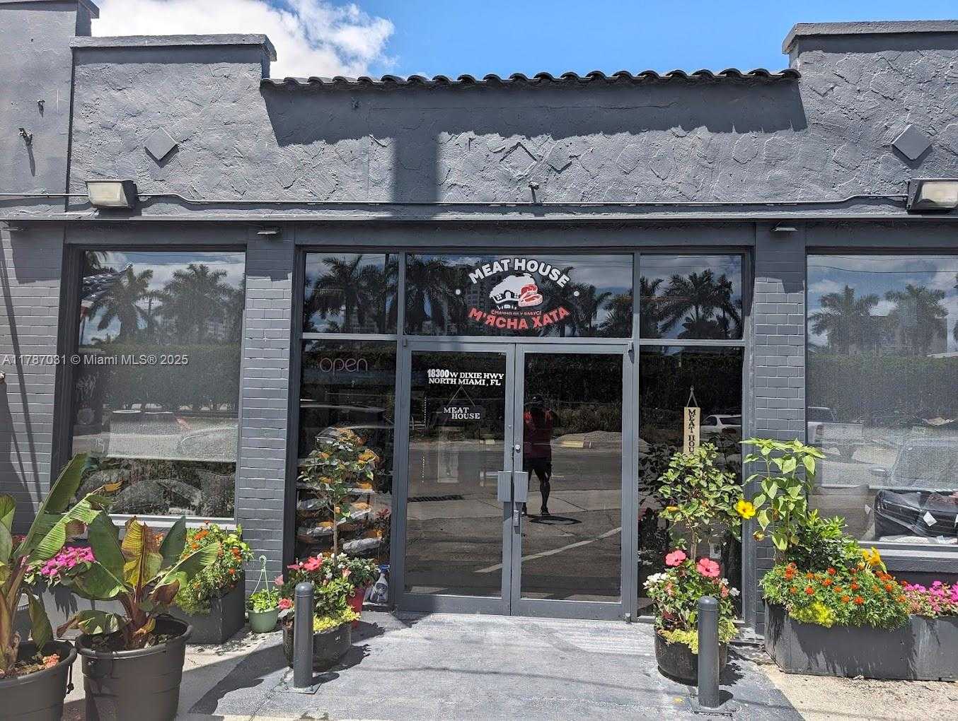 Small Image of 18300 WEST DIXIE HWY, North Miami Beach Number 3