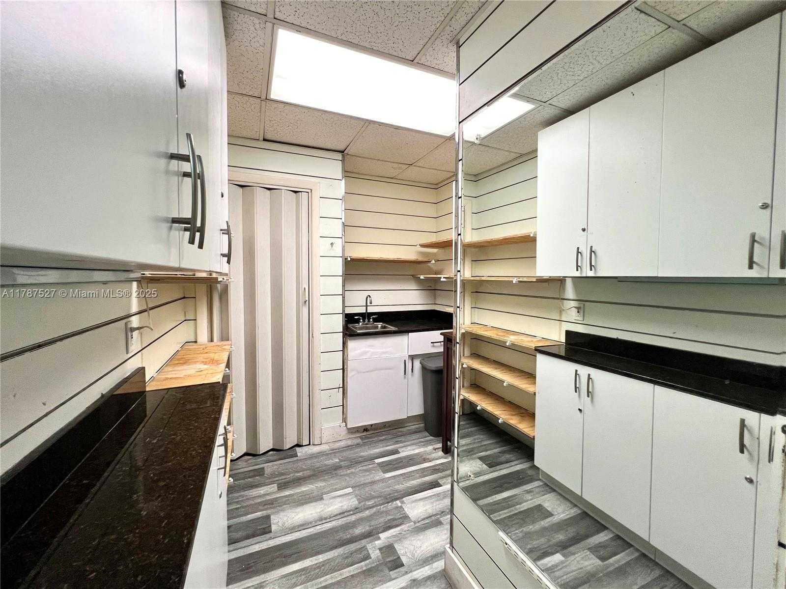 Small Image of 1735 SOUTH WEST 22ND ST, Miami Number 10