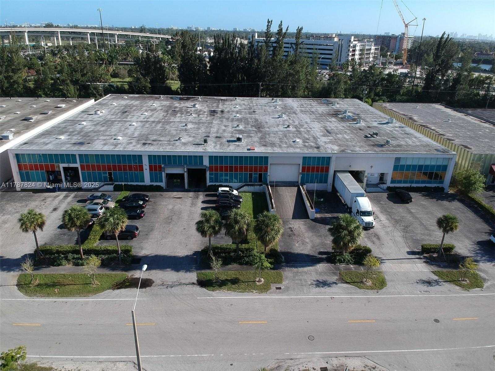Small Image of 1098 NORTH WEST 159TH DR, Miami Gardens Number 2