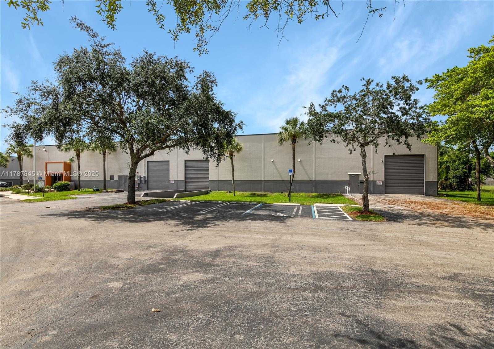 Small Image of 14501 NORTH WEST 60TH AVE, Miami Lakes Number 2
