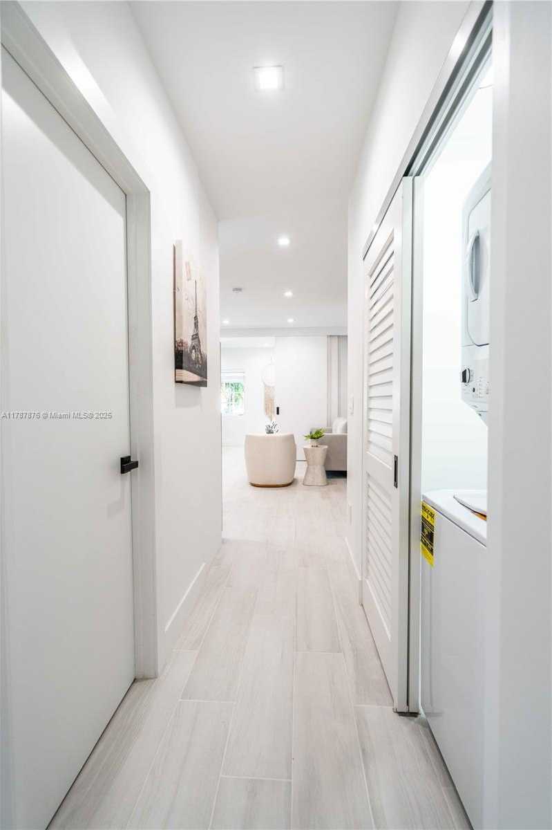 Small Image of 960 JEFFERSON AVE, Miami Beach Number 15
