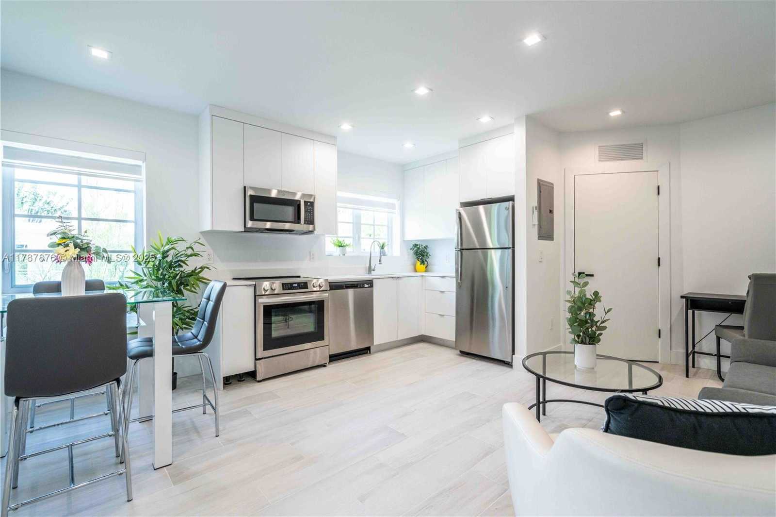 Small Image of 960 JEFFERSON AVE, Miami Beach Number 22