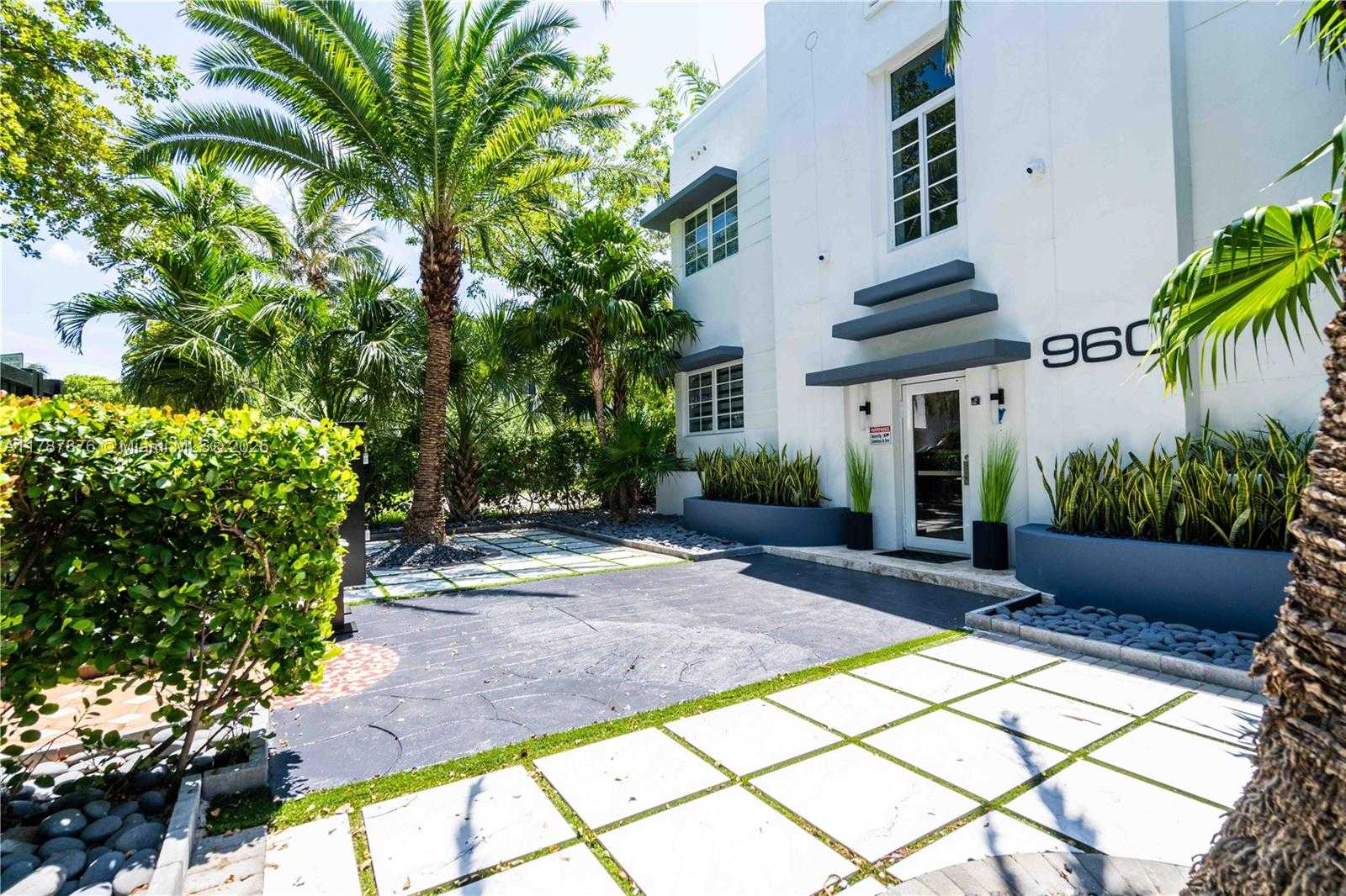 Small Image of 960 JEFFERSON AVE, Miami Beach Number 3