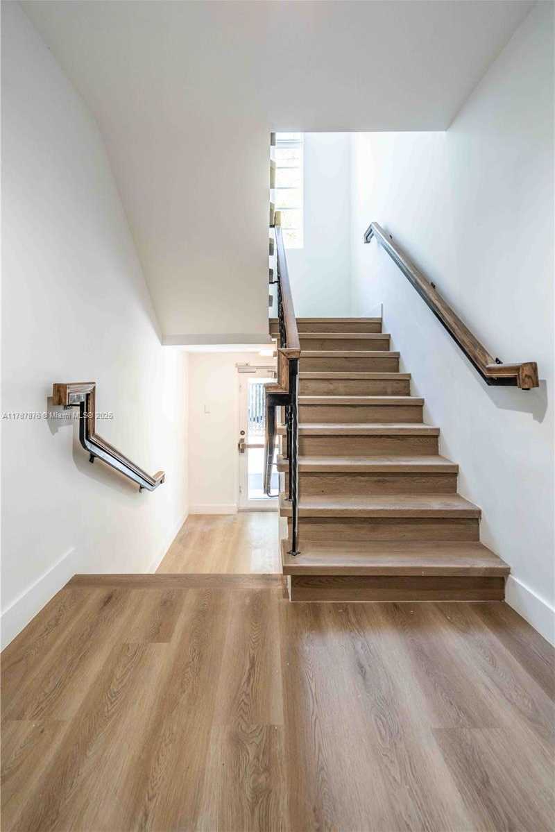 Small Image of 960 JEFFERSON AVE, Miami Beach Number 5
